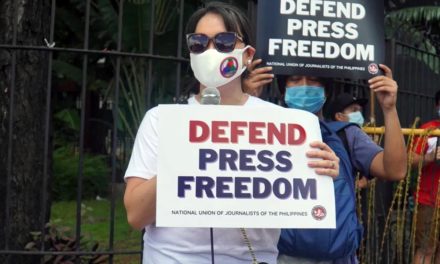 Global survey: Public officials top threats against journalists