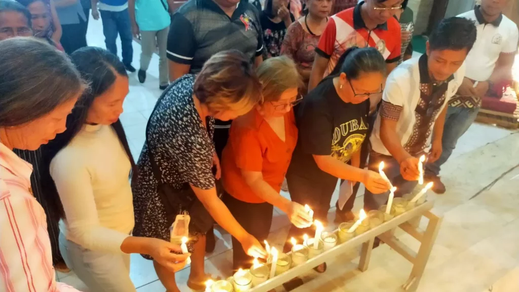 A candle lighting and benediction by Bishop Vermillion Tagalog of the IFI Diocese of Laoag capped the gathering. (Donna Peta)